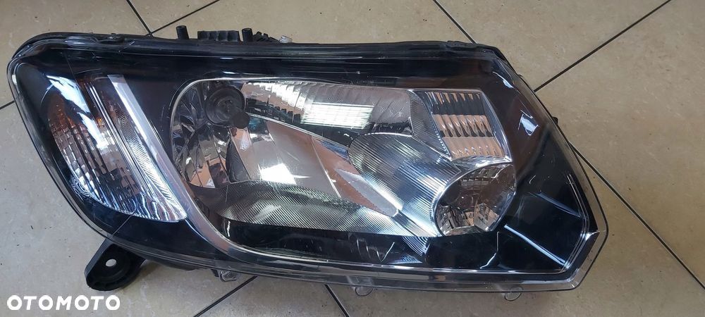 DACIA LOGAN II LAMPA PRZÓD PRAWA 260105344R - 1