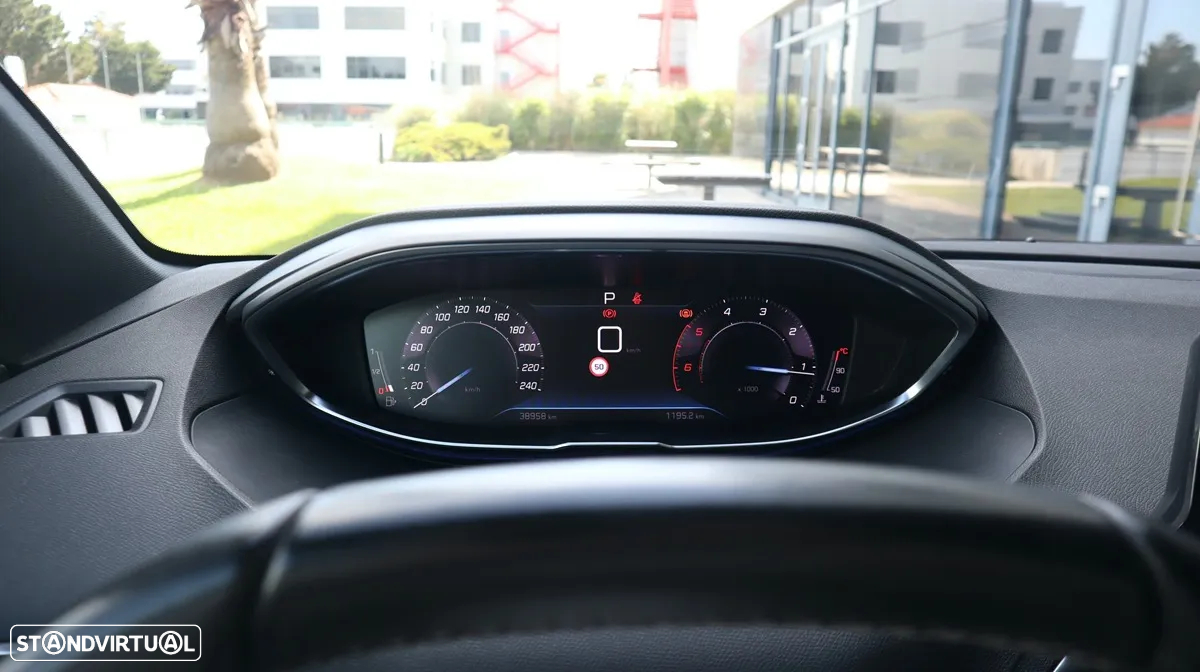 Peugeot 5008 1.5 BlueHDi Allure Pack EAT8 - 21