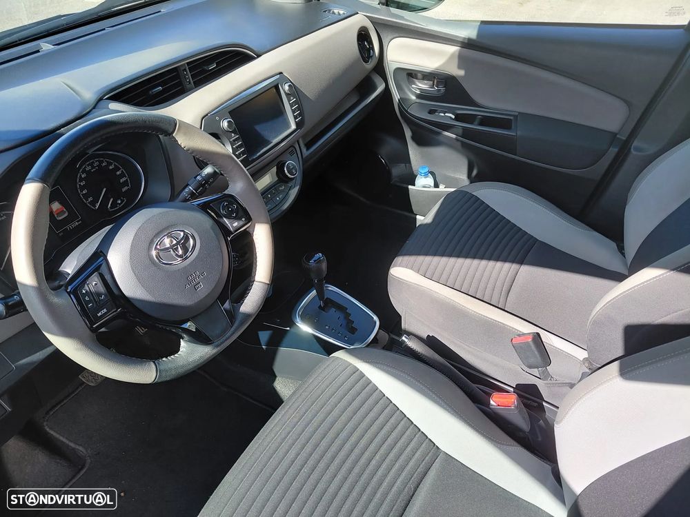 Toyota Yaris 1.5 HSD Square Collec.Grey - 8