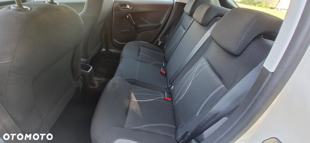 Peugeot 208 1.2 VTi Active - 19