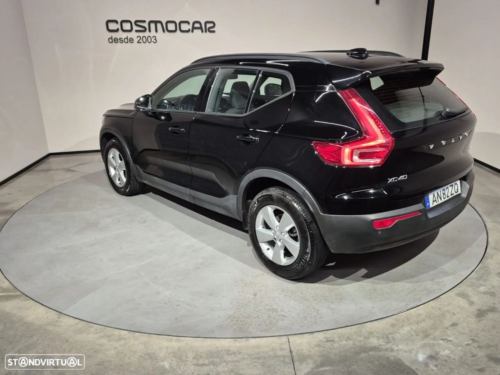 Volvo XC 40 1.5 T2 Momentum Core - 5