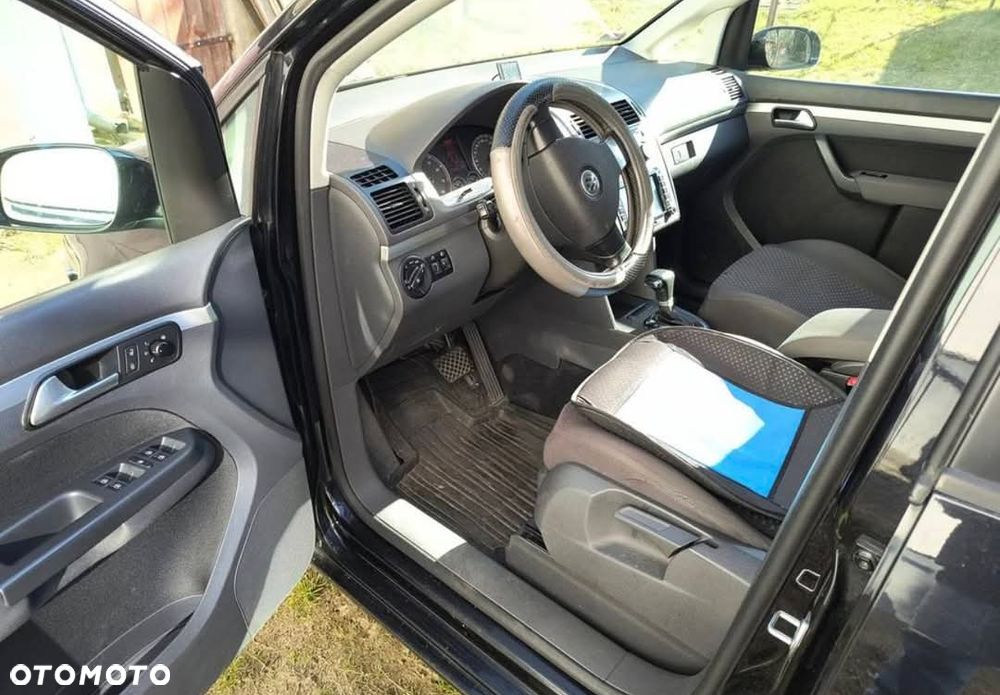 Volkswagen Touran 1.4 TSI Highline DSG - 6