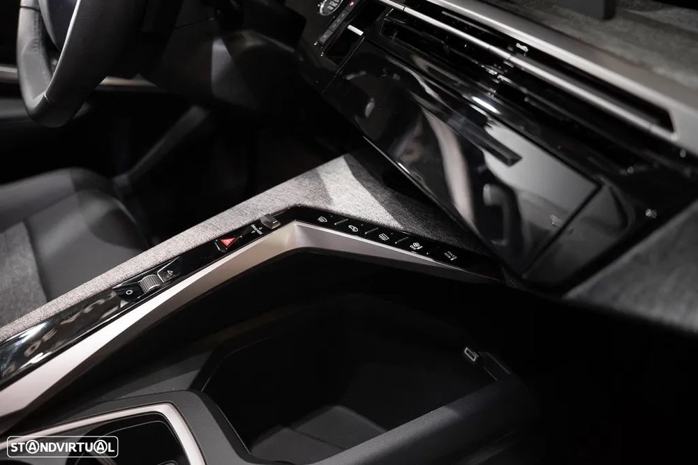 Peugeot 5008 1.2 Hybrid Allure e-DCS6 - 23