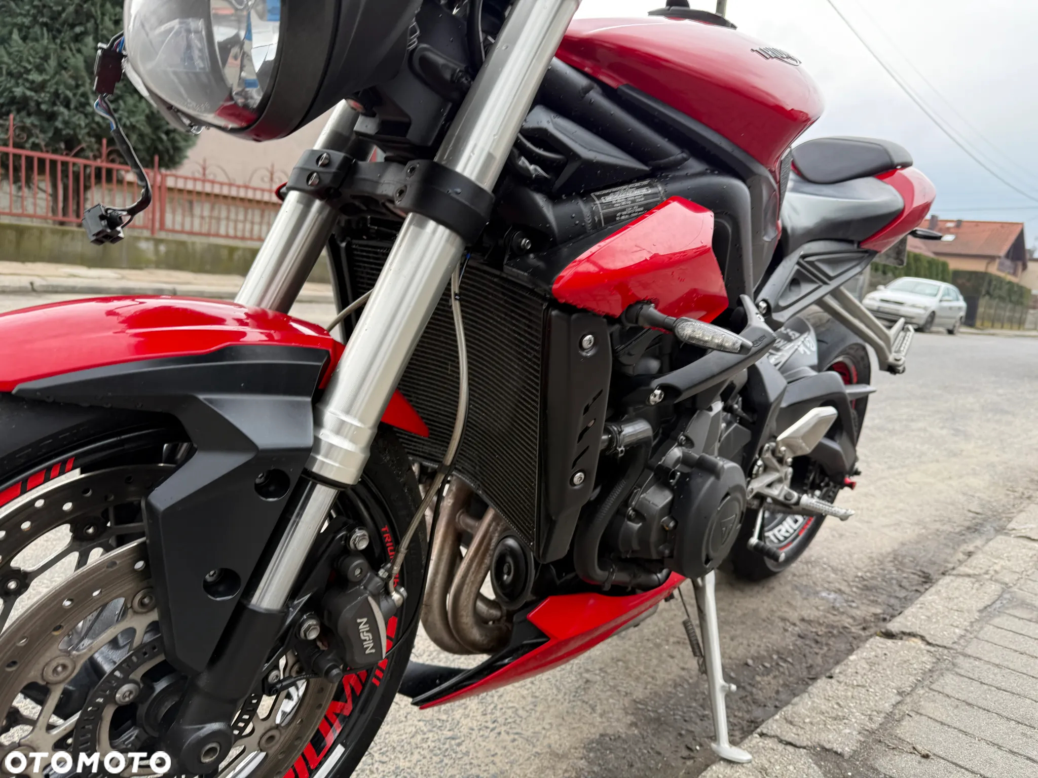 Triumph Street Triple - 18