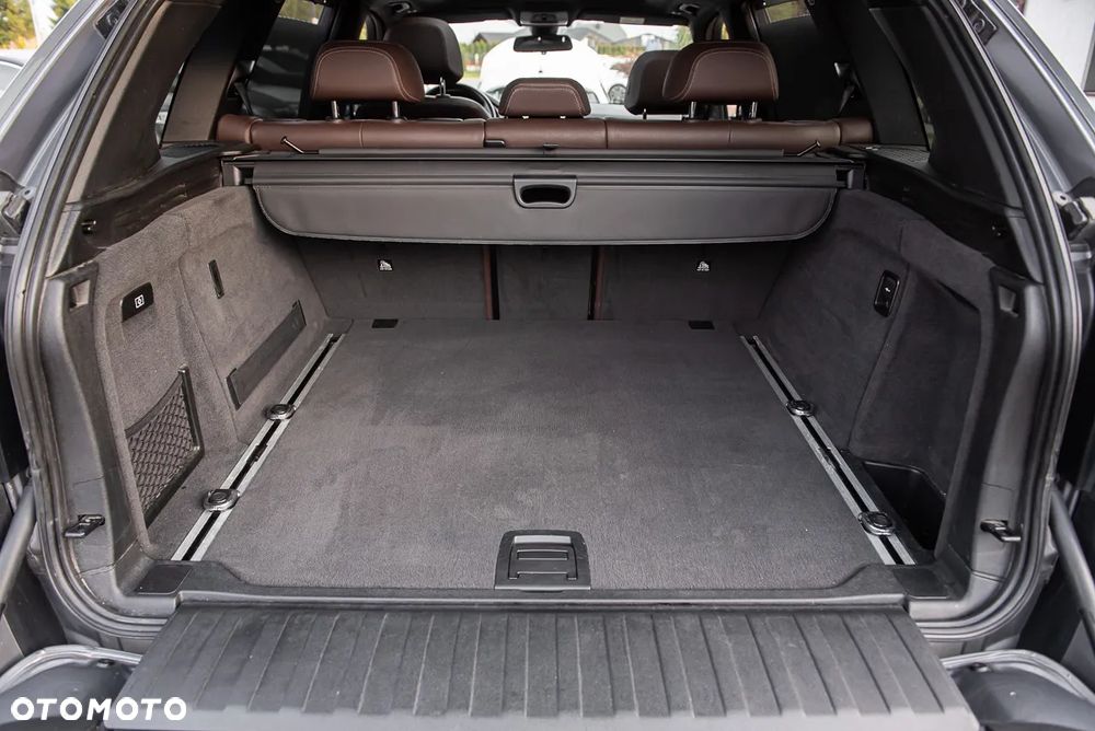 BMW X5 xDrive50i Sport-Aut - 33