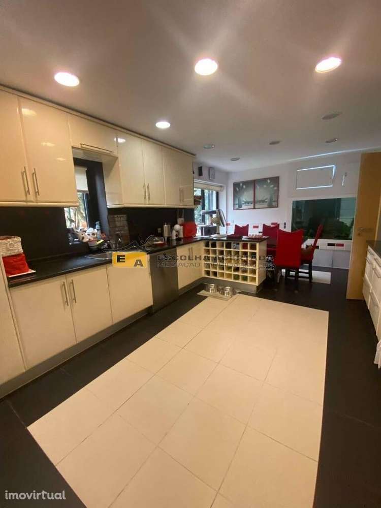 Moradia T5 com 4 frentes - Grande imagem: 2/45