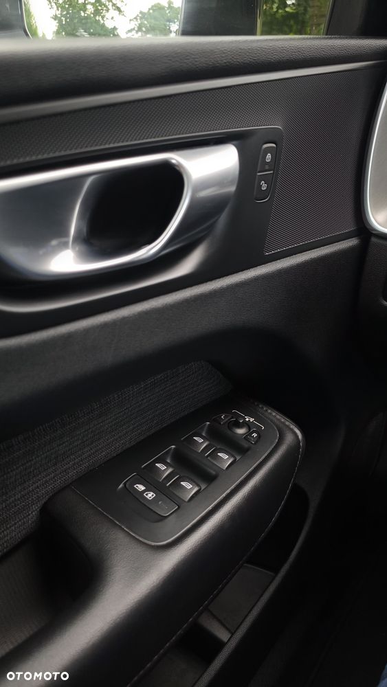 Volvo XC 60 B4 D AWD Core - 18