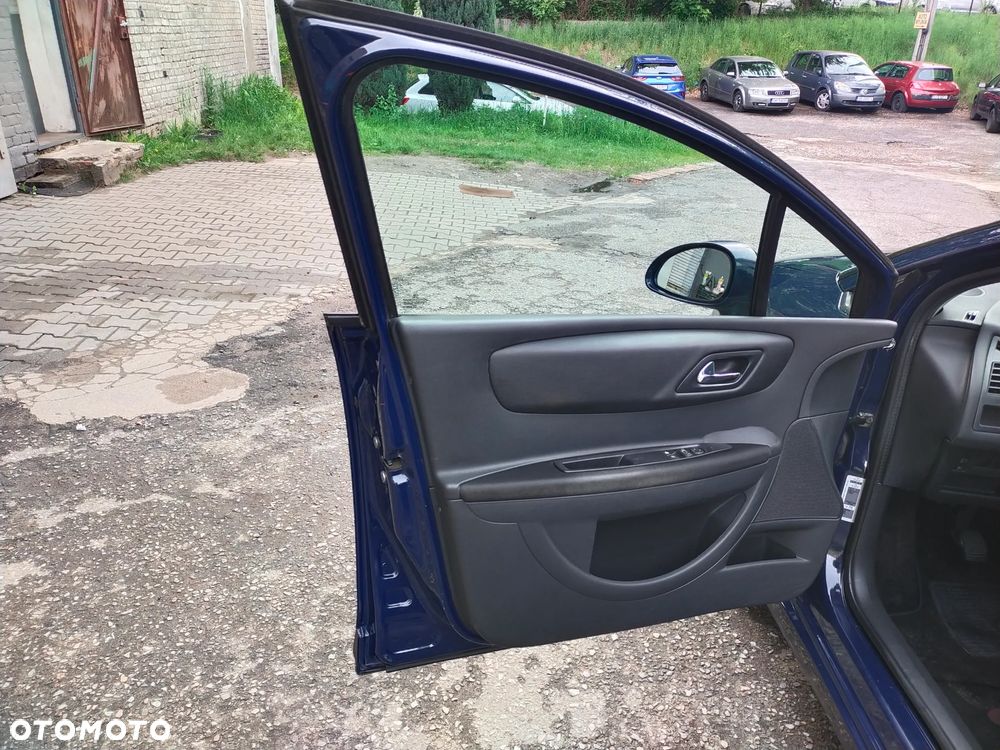 Citroën C4 1.4 16V CoolTech - 8