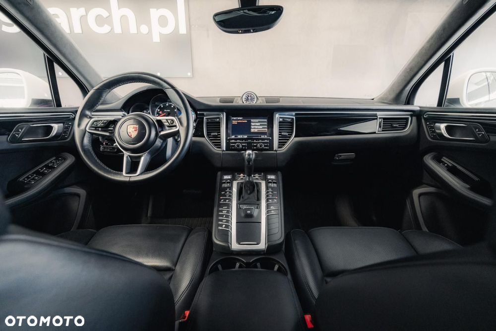 Porsche Macan Turbo - 11