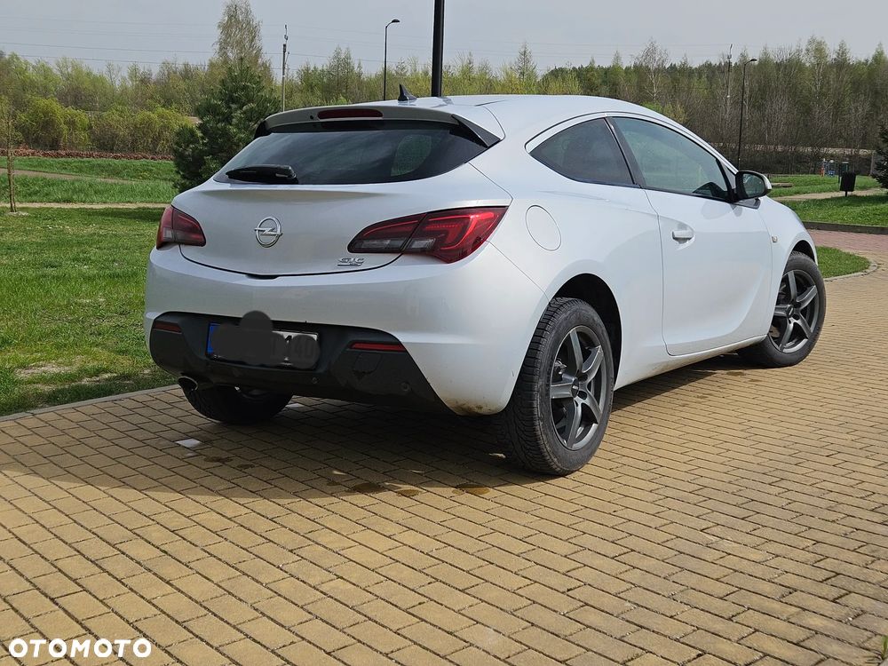 Opel Astra 1.4 Turbo - 4