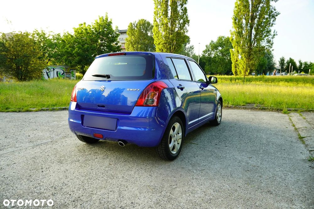 Suzuki Swift - 4