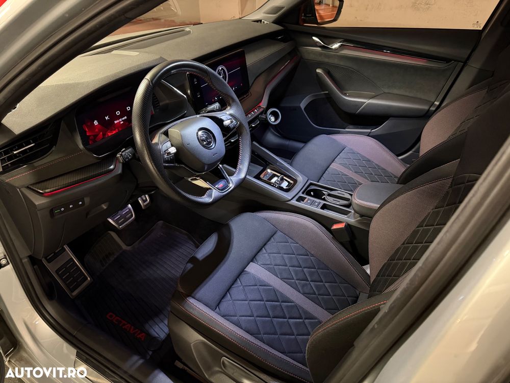 Skoda Octavia 2.0 245 TSI DSG RS - 9