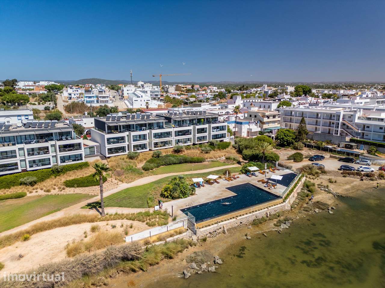 A Pérola da Ria Formosa | T2 de Luxo na Fuseta - Grande imagem: 2/37