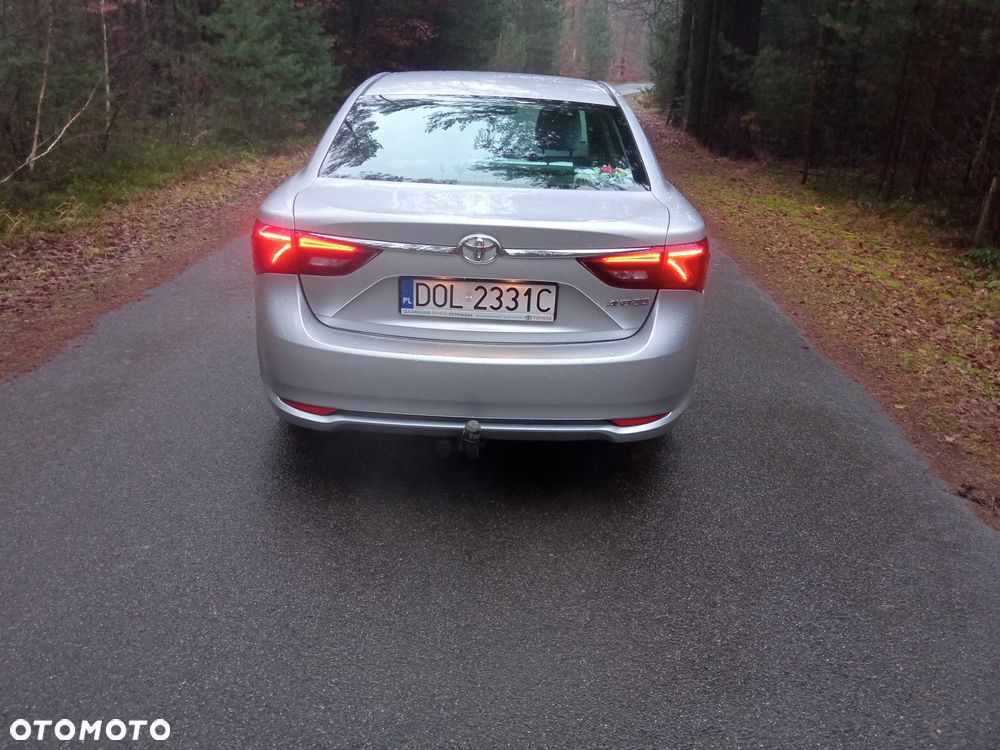 Toyota Avensis - 4