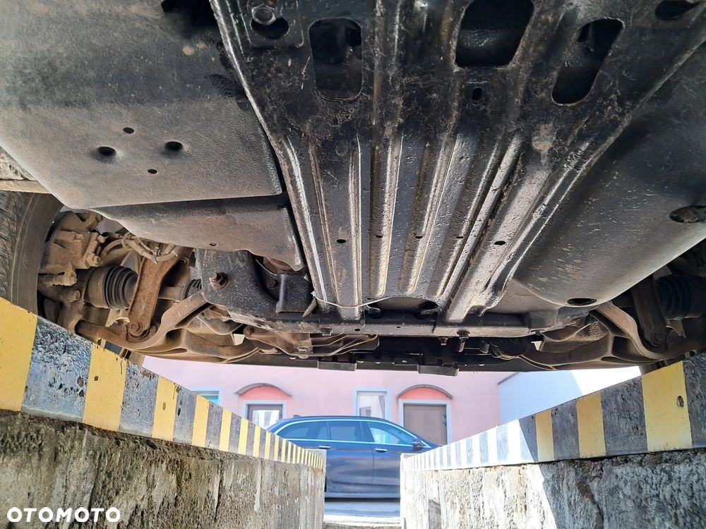 Jeep Cherokee 2.8 CRD Limited - 17