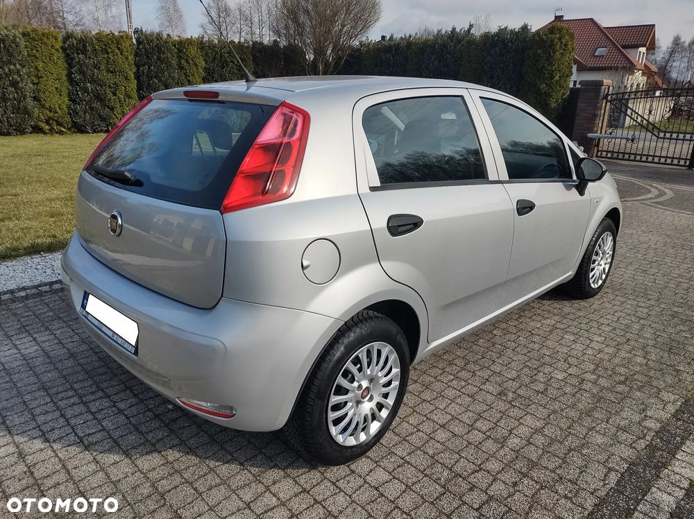 Fiat Punto 1.4 Young - 6
