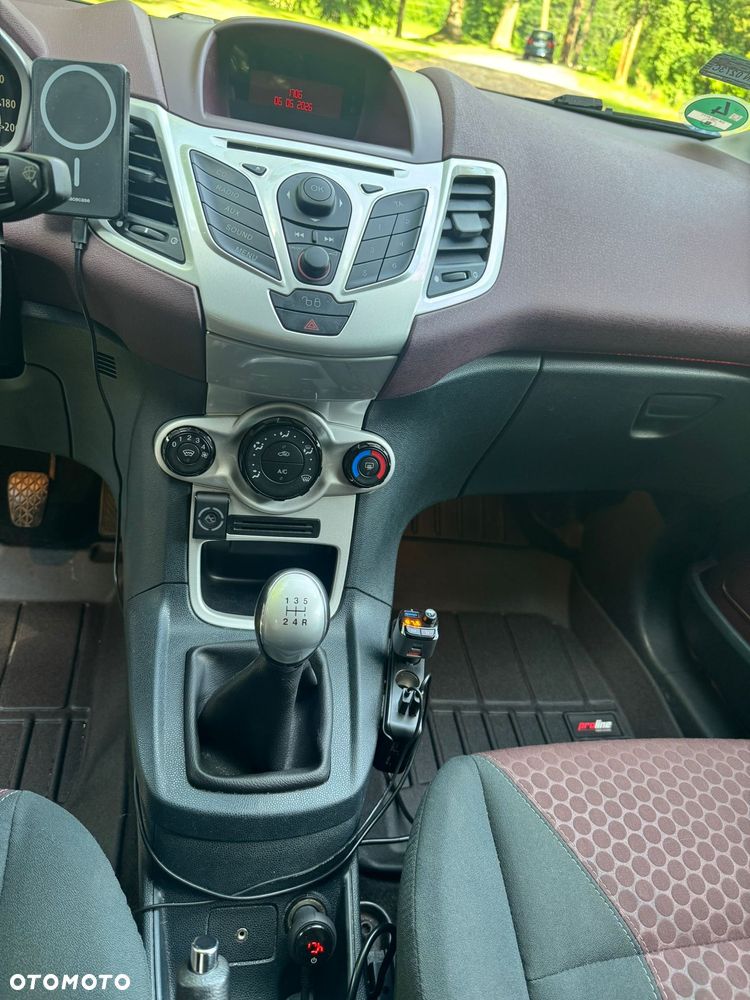 Ford Fiesta 1.6 Titanium - 15