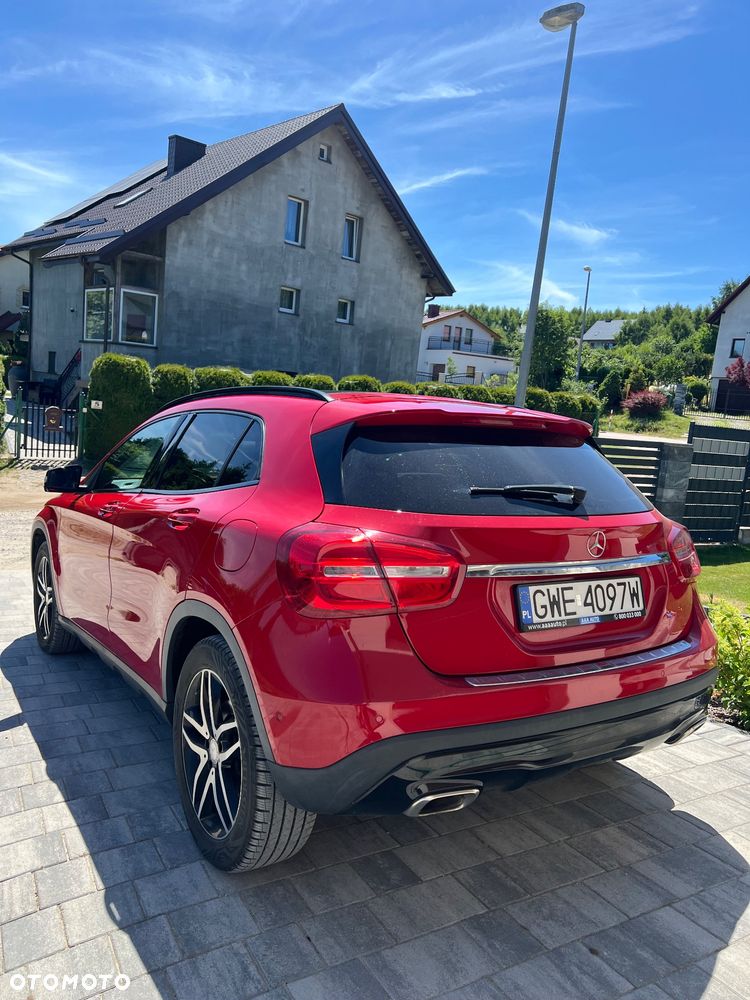 Mercedes-Benz GLA 250 4-Matic - 4