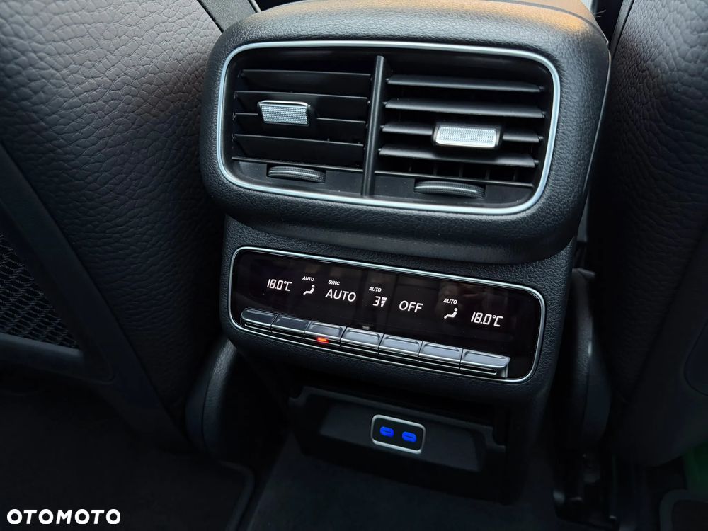 Mercedes-Benz GLS - 28