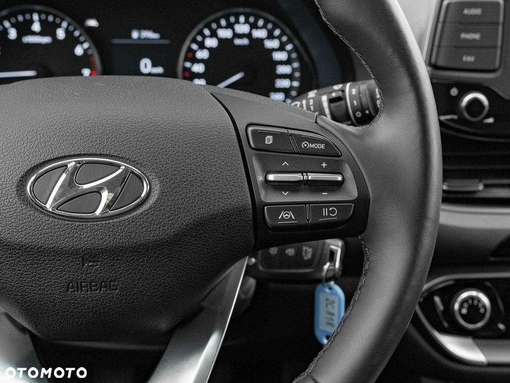 Hyundai i30 1.5 DPI Classic + - 17