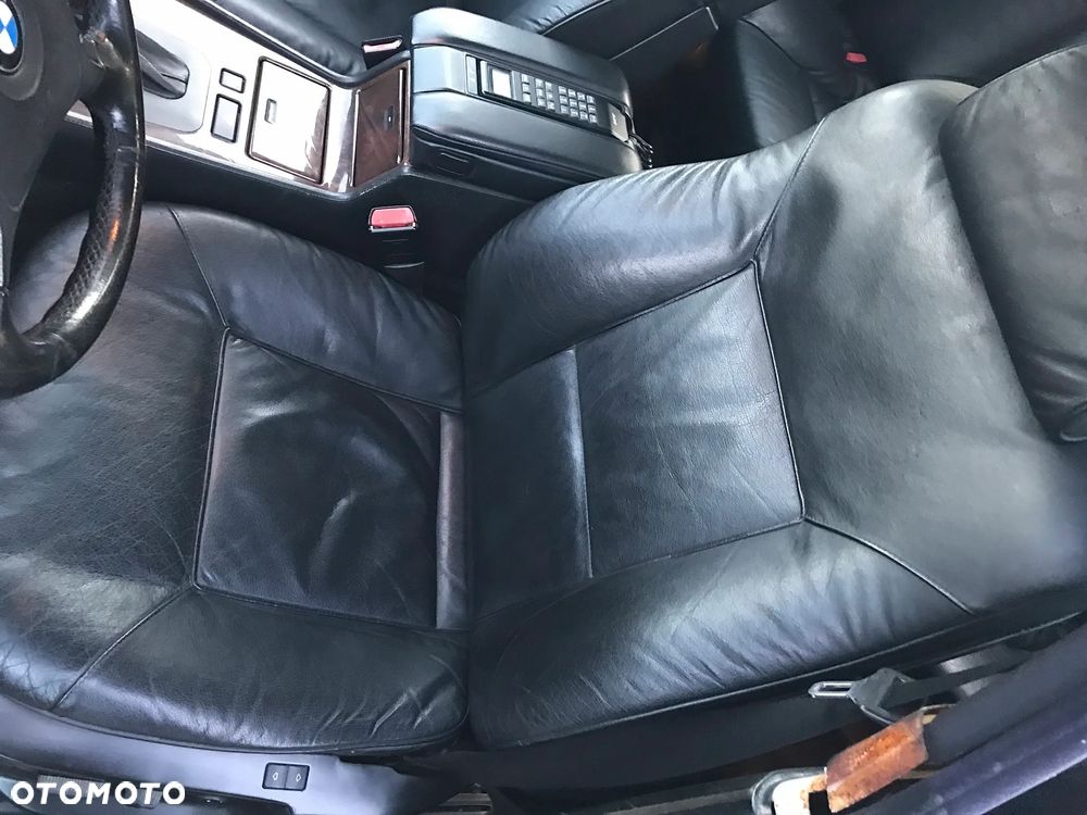 BMW Seria 7 750i - 21
