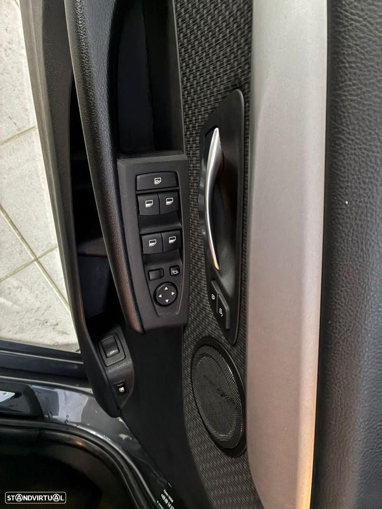 BMW 225xe Active Tourer - 22