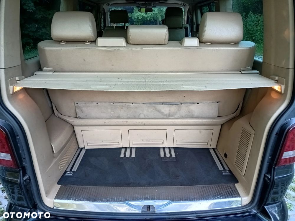 Volkswagen Multivan - 20