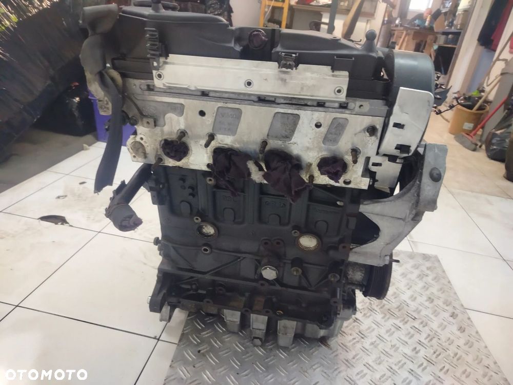 VOLKSWAGEN VW CADDY III 1.6 TDI 03R- SILNIK SŁUPEK CAYC + POMPA 03L130755E - 8