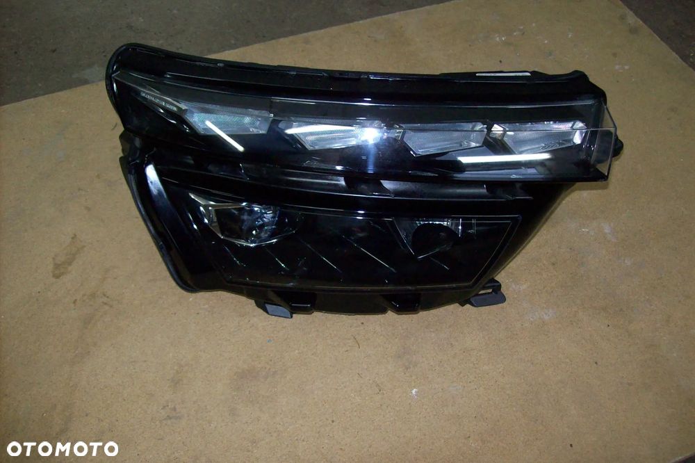 LAMPA PRZEDNIA  PRAWA EUROPA FUUL LED SKODA KAMIQ - 1
