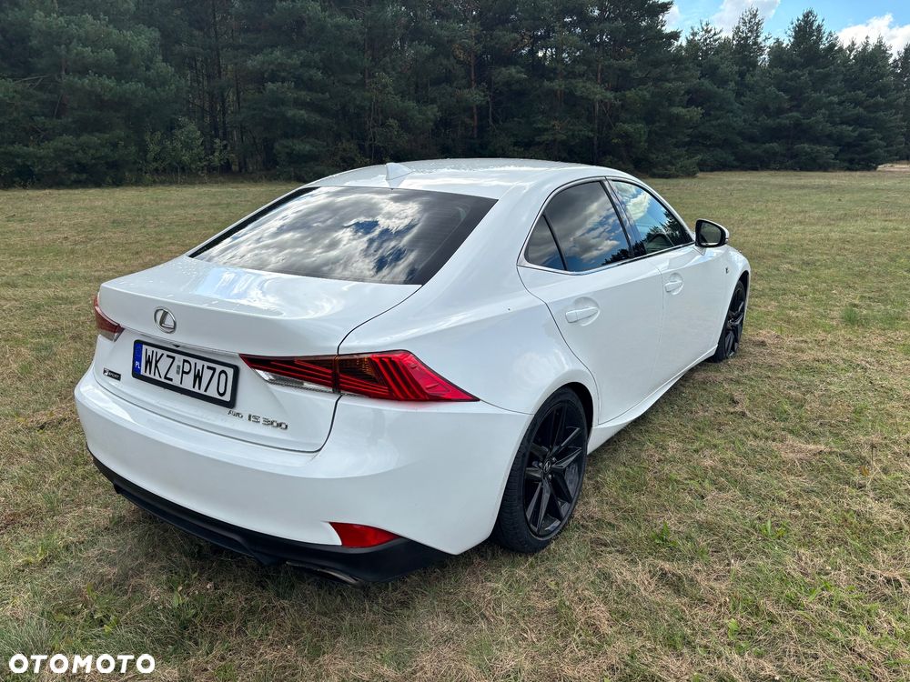 Lexus IS 200t / 300 F Sport - 5