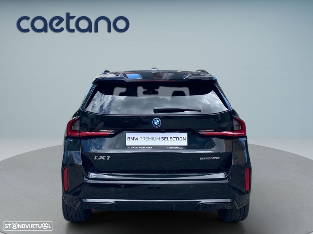 BMW iX1 eDrive20 Pack Desportivo M Pro - 22
