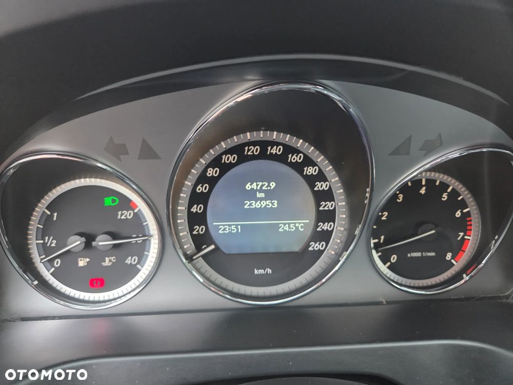 Mercedes-Benz Klasa C 180 Kompressor BlueEFFICIENCY Special Edition - 15