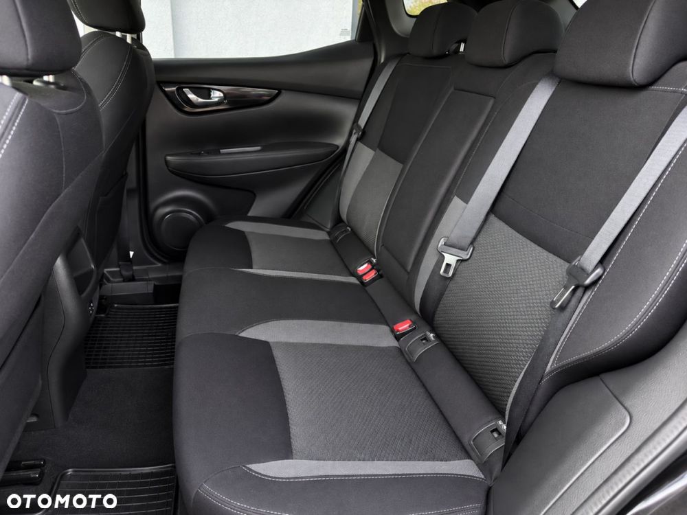 Nissan Qashqai 1.3 DIG-T N-Connecta - 32