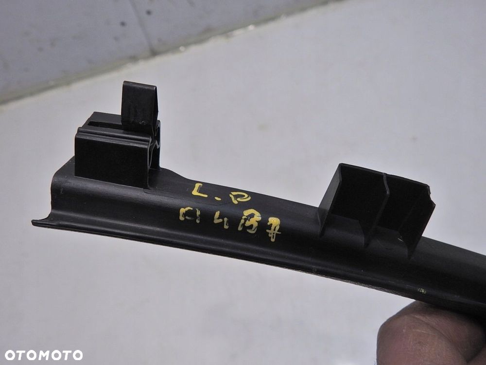 LISTWA OSŁONA KONSOLI LEWA AUDI A4 B7 - 2