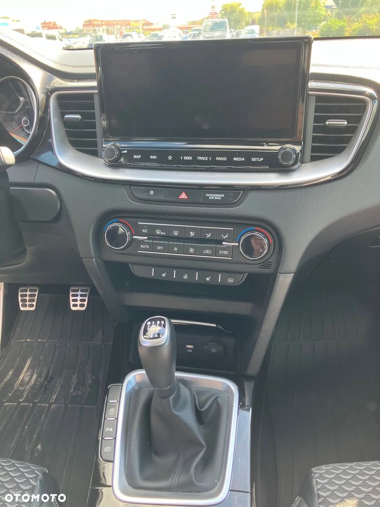 Kia Ceed 1.5 T-GDI Business Line - 10