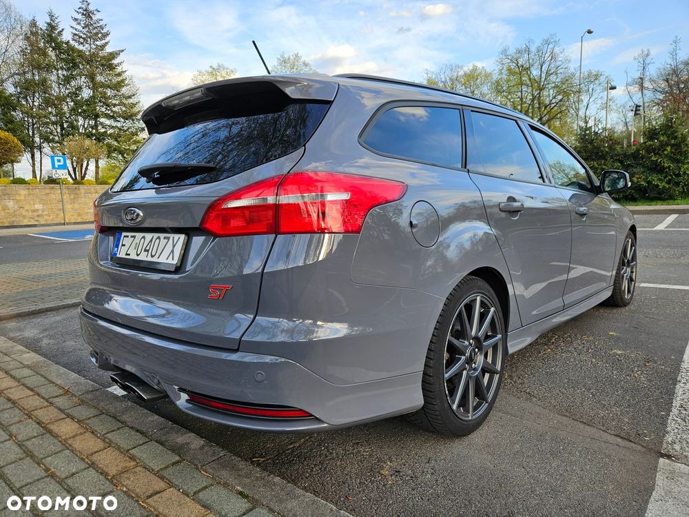 Ford Focus 2.0 EcoBoost ST mit Leder-Sport-Paket - 5
