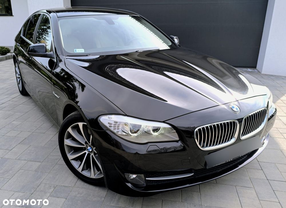BMW Seria 5 520d xDrive - 16