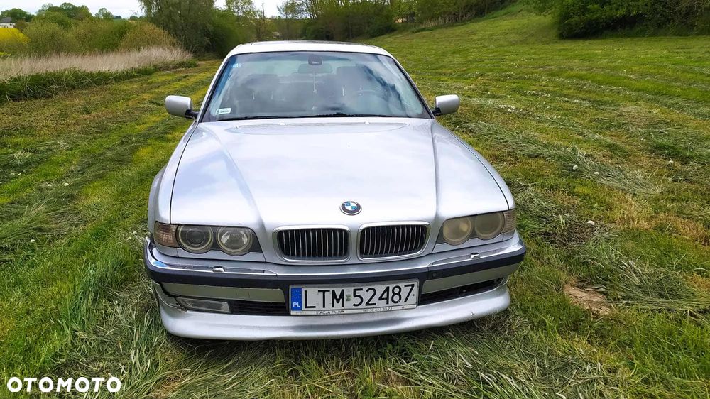 BMW Seria 7 735i L - 8