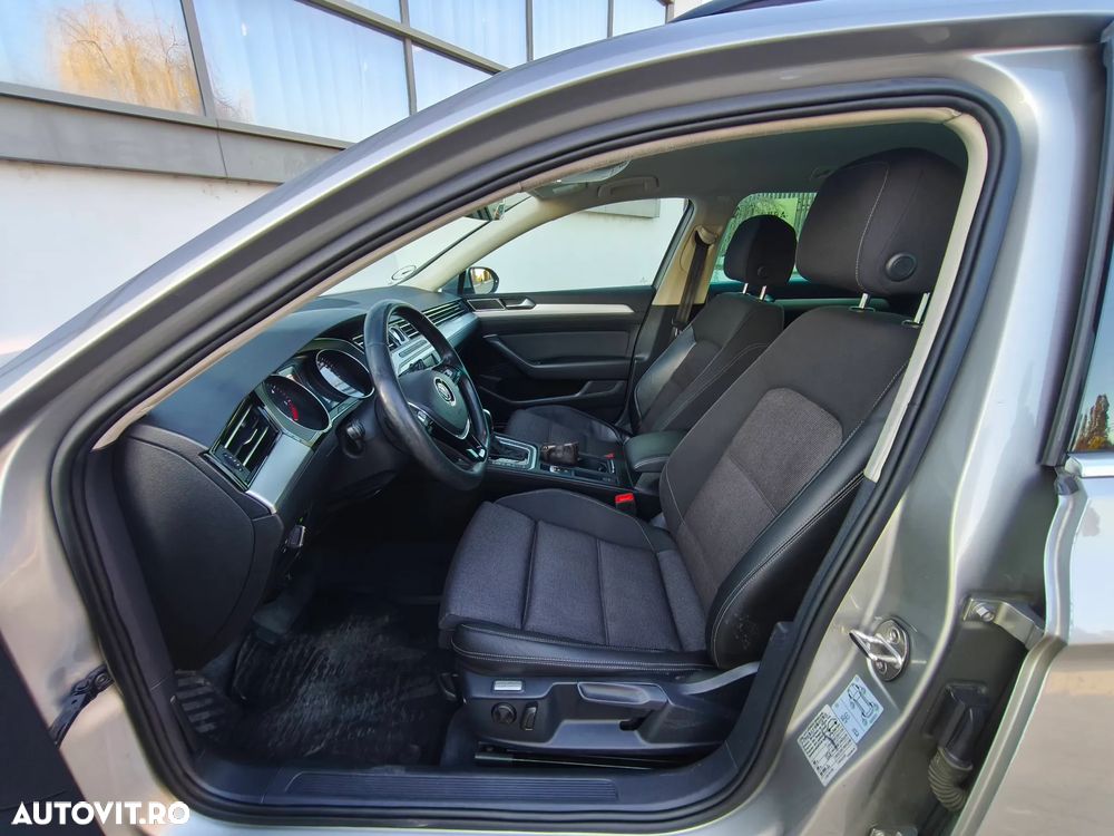 Volkswagen Passat 2.0 TDI SCR DSG (BlueM Tech) Comfortline - 11