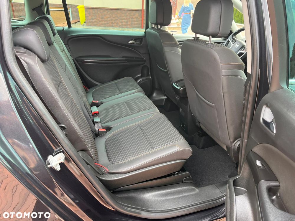 Opel Zafira 2.0 CDTI Cosmo - 25