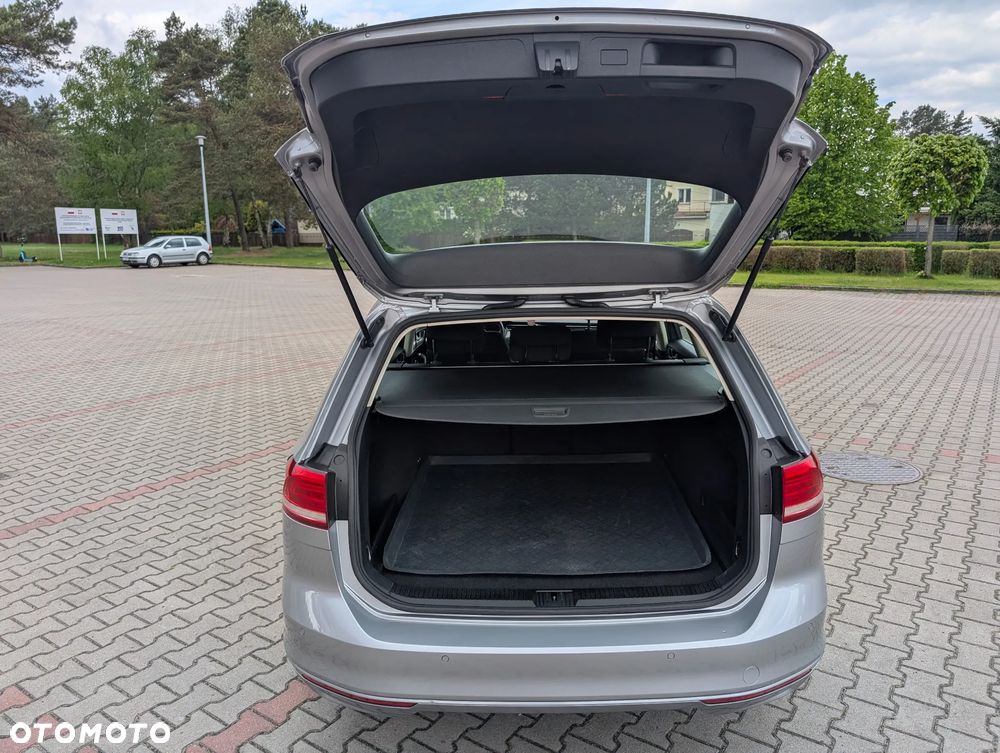 Volkswagen Passat 2.0 TDI BMT Comfortline - 22