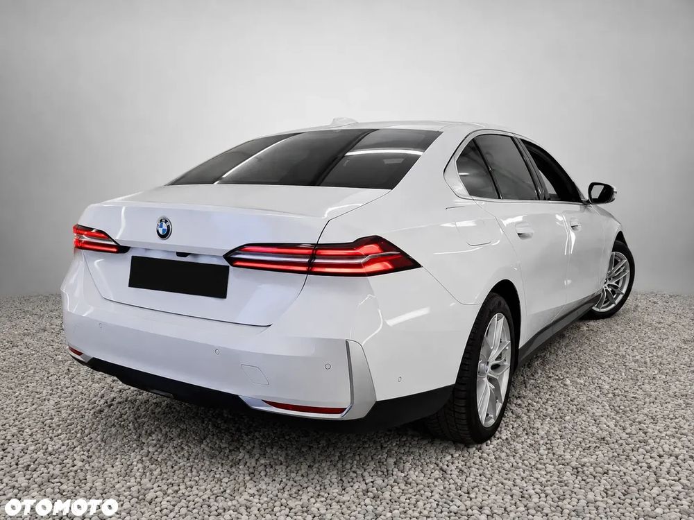 BMW Seria 5 2025 photo 5