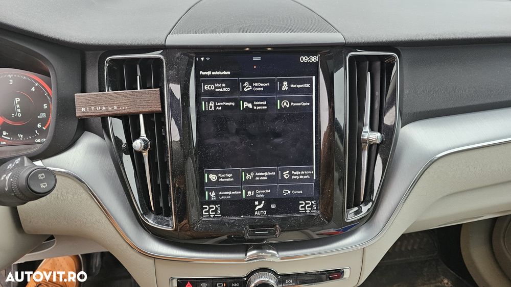 Volvo XC 60 D4 Momentum Pro - 6