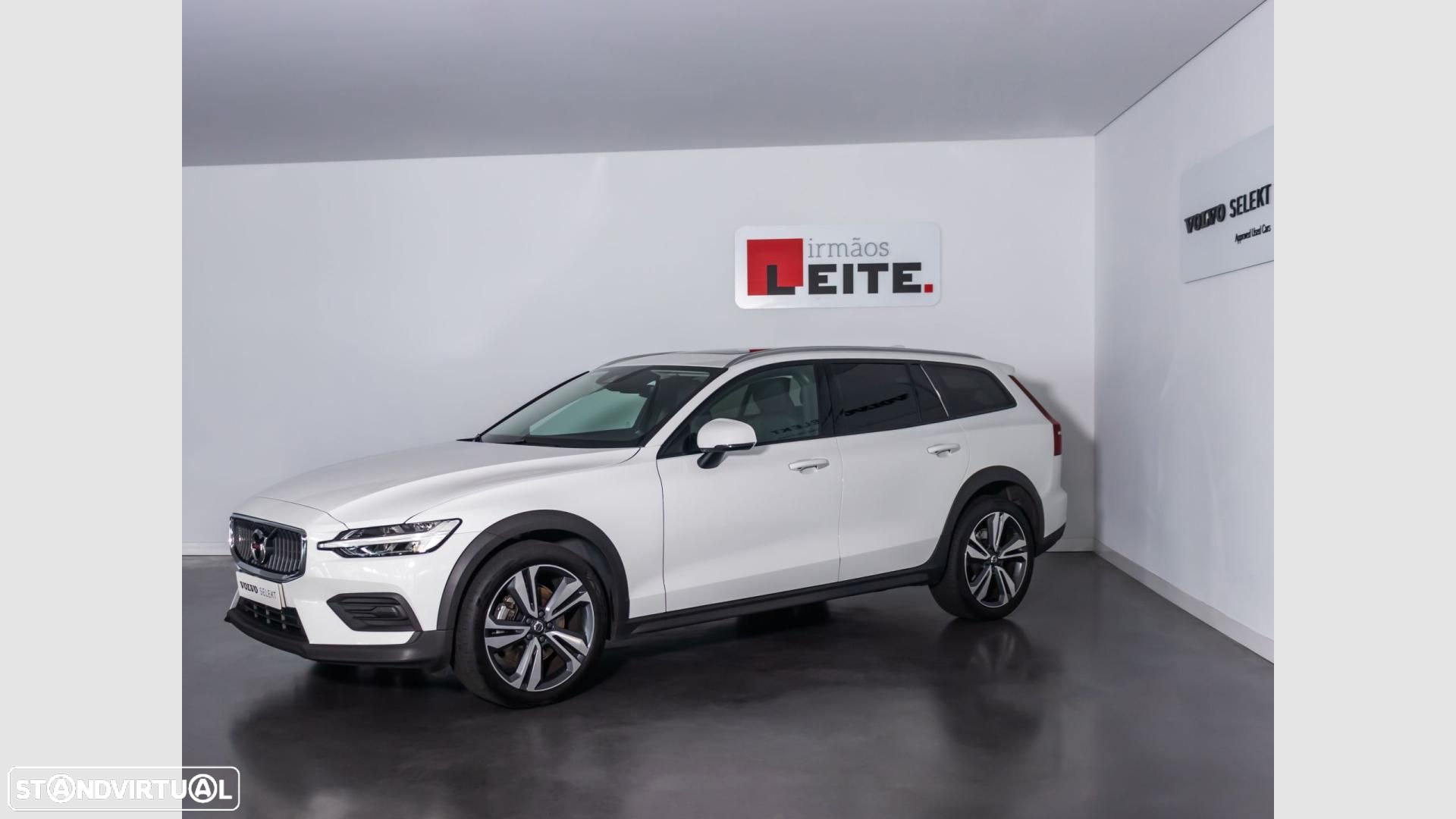 Volvo V60 Cross Country 2.0 B4 Geartronic - 3