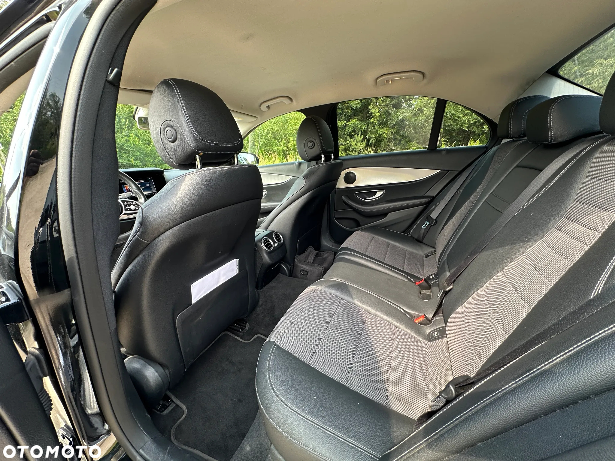 Mercedes-Benz Klasa E 200 d 9G-TRONIC - 13