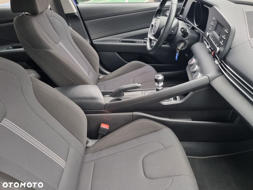 Hyundai Elantra 1.6 Modern - 20