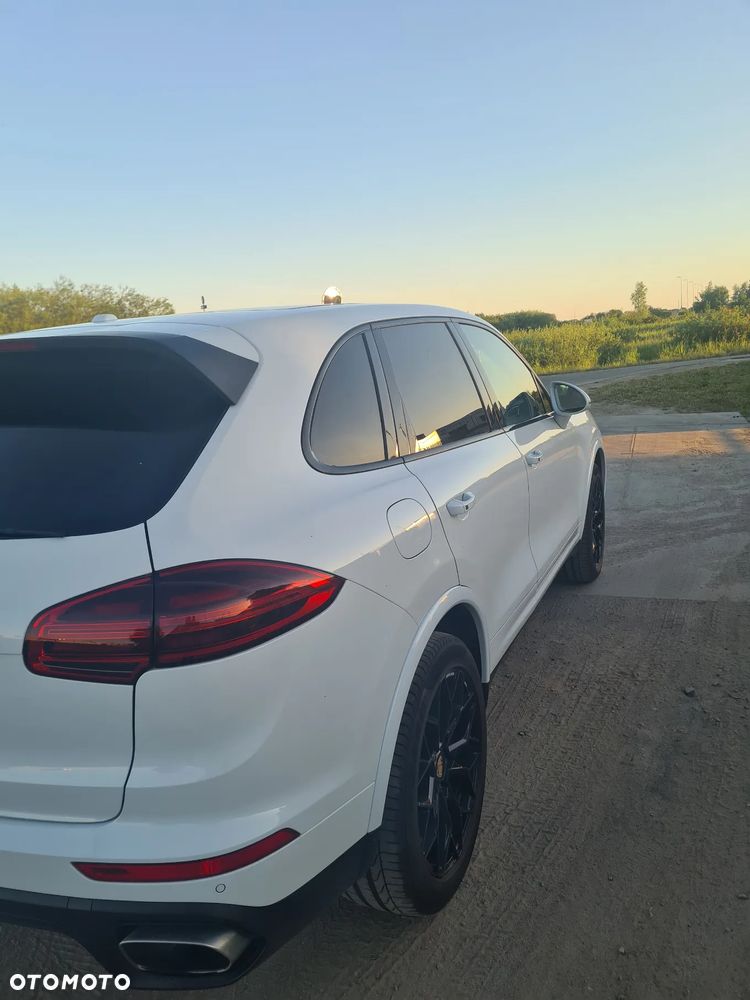 Porsche Cayenne Platinum Edition - 4