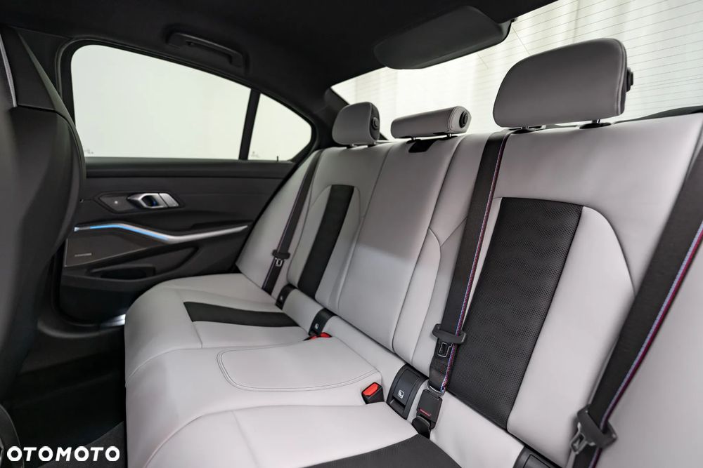 BMW M3 Competition xDrive sport - 40