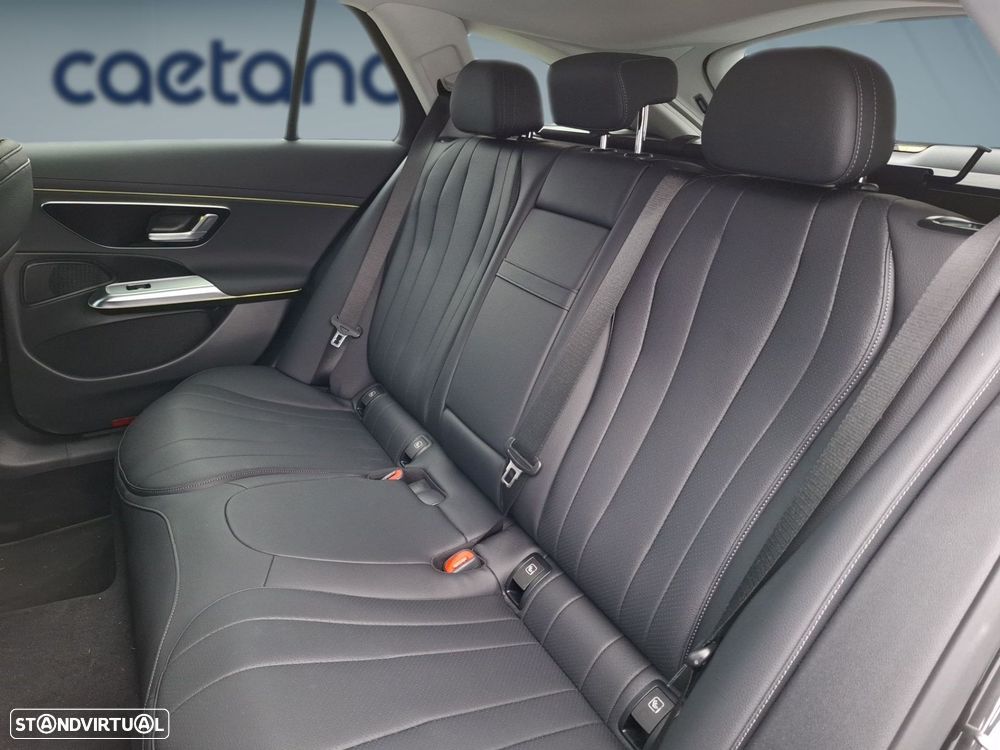 Mercedes-Benz E 300 de — fotografia 14