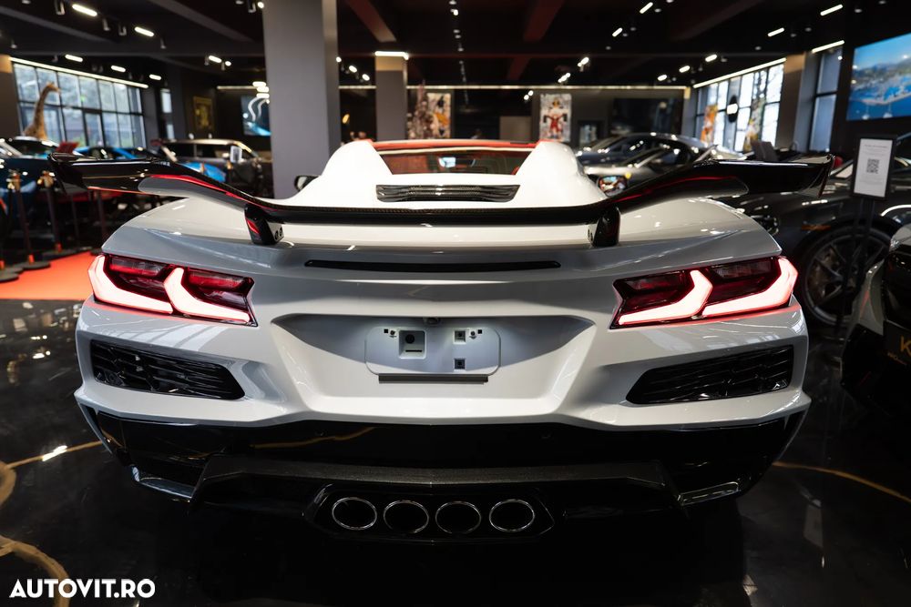 Chevrolet Corvette - 4